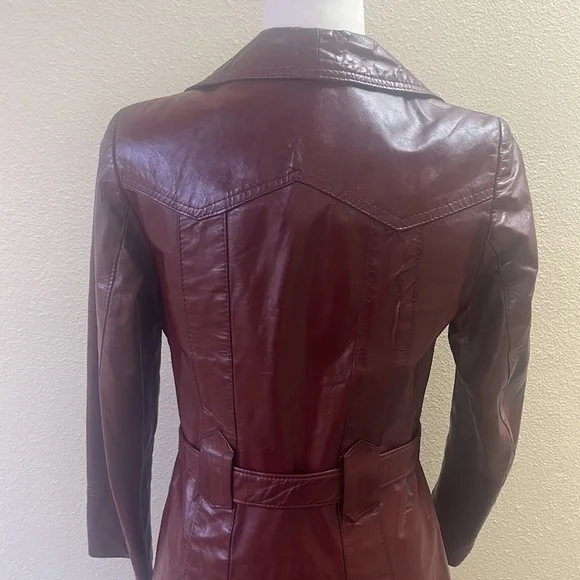 Vintage red leather trench coat - Picture 9 of 12